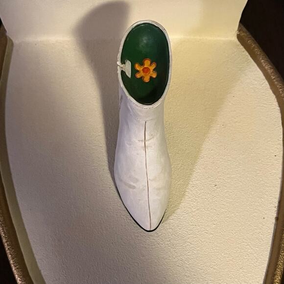 Just the Right Shoe Ingenue - Picture 4 of 10